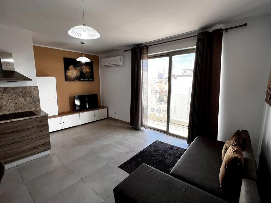 Mediterranea 2 Bedroom Smart Apartment St. Paul's Bay Bagian luar foto